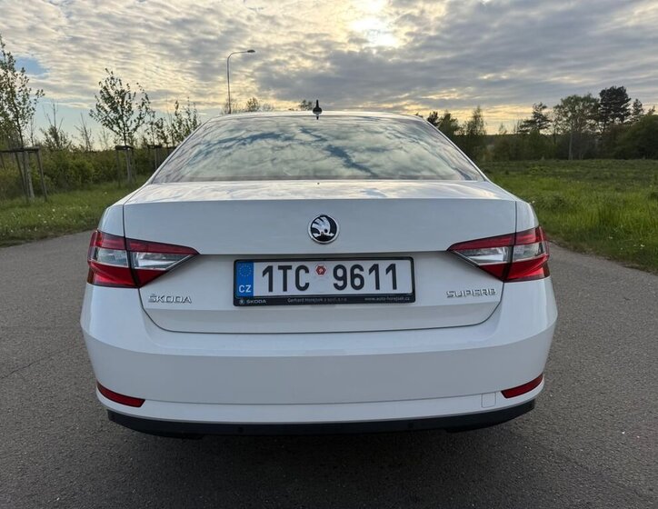 Škoda Superb Sedan / Limuzína 2,0 l 110 kw