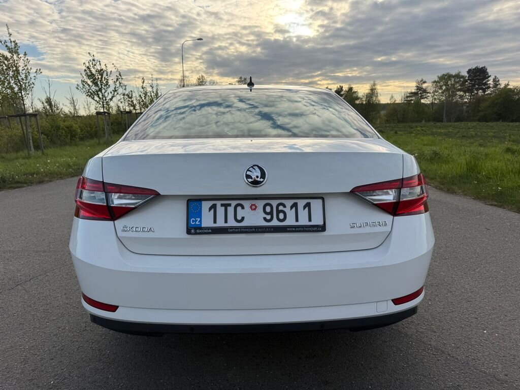 Škoda Superb Sedan / Limuzína 2,0 l 110 kw