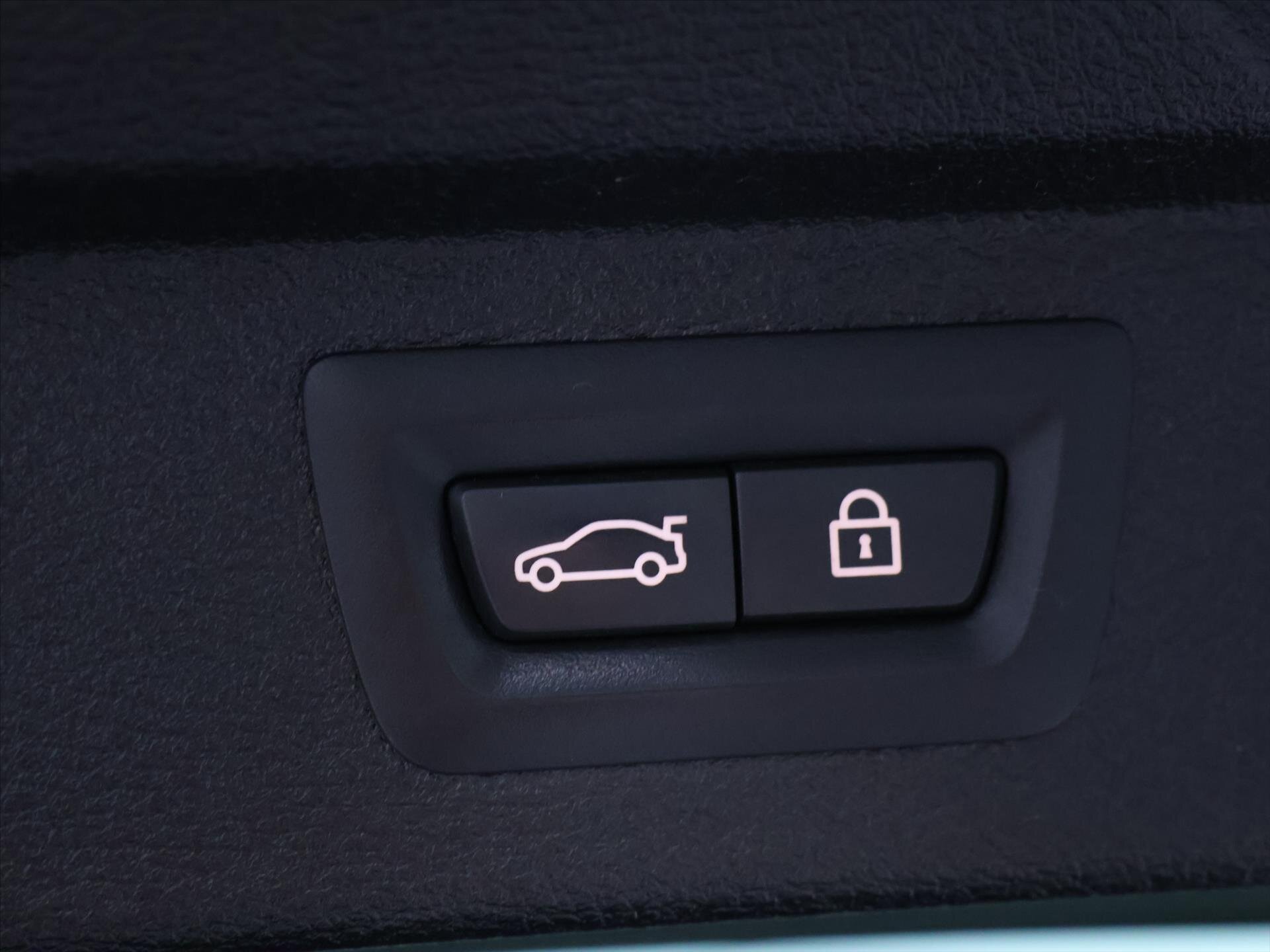 BMW X5 SUV / Terénní 3,0 l 230 kw