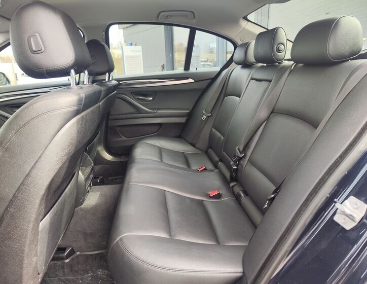 BMW Řada 5 Sedan / Limuzína 2,0 l 140 kw