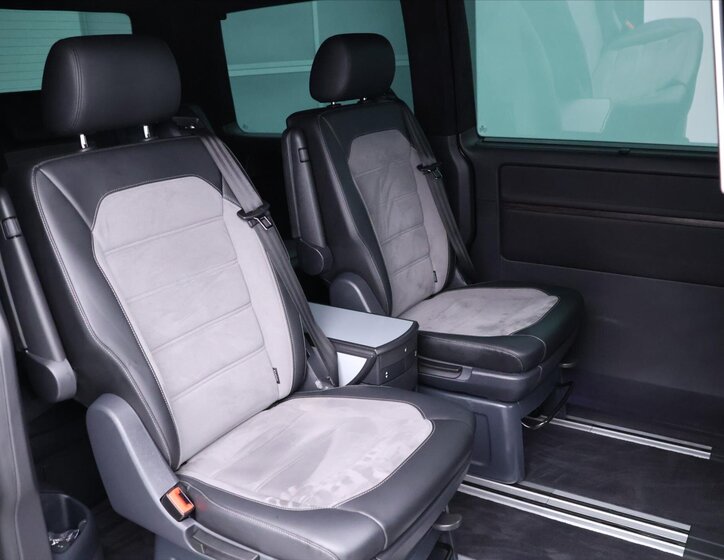 Volkswagen Multivan Kombi 2,0 l 146 kw