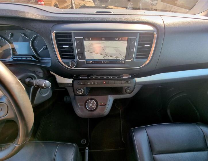 Peugeot Traveller 12