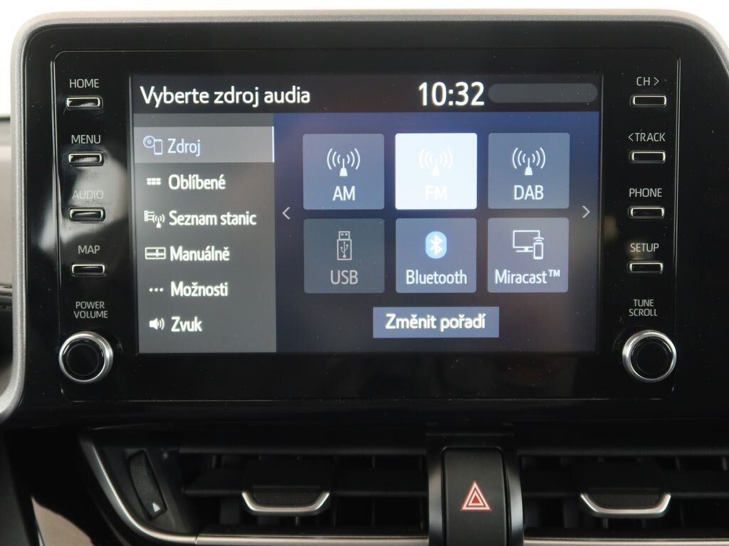 Toyota C-HR SUV / Terénní 1,8 l 72 kw