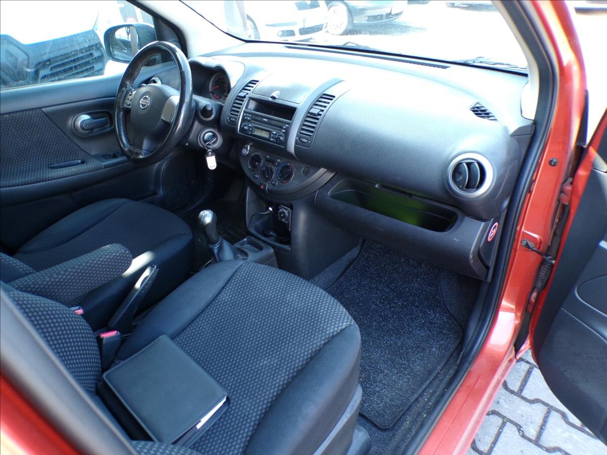 Nissan Note Kombi 1,4 l 65 kw