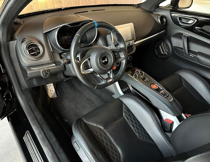 Ostatní Ostatní Kupé 1,8 l 185 kw