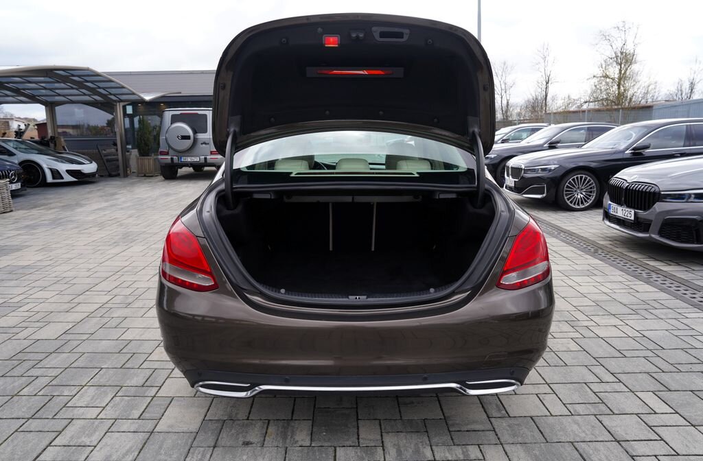 Mercedes-Benz Třídy C Sedan / Limuzína 1,6 l 115 kw
