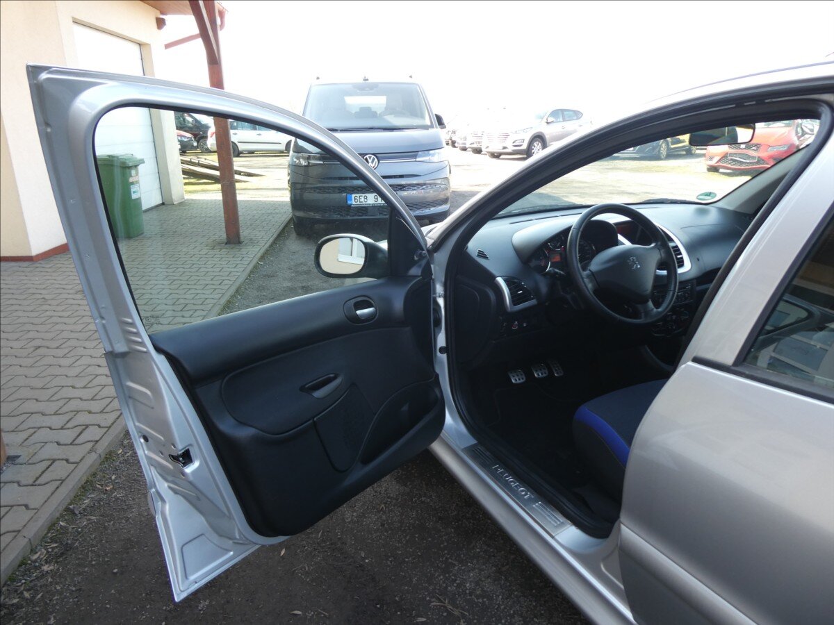Peugeot 206 Hatchback 1,1 l 44 kw