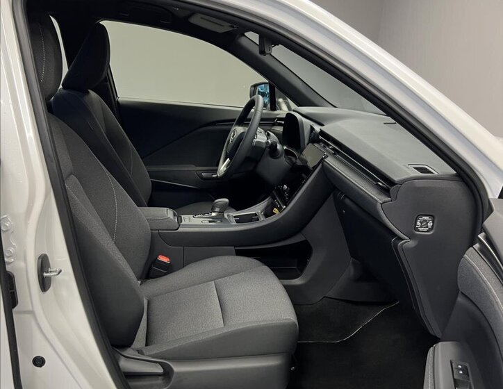 Lexus LBX SUV / Terénní 1,5 l 100 kw