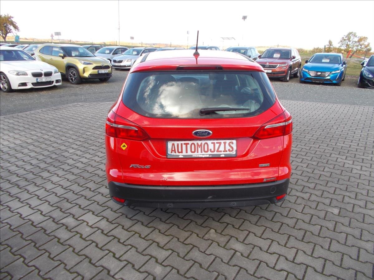 Ford Focus Kombi 999,0 74 kw