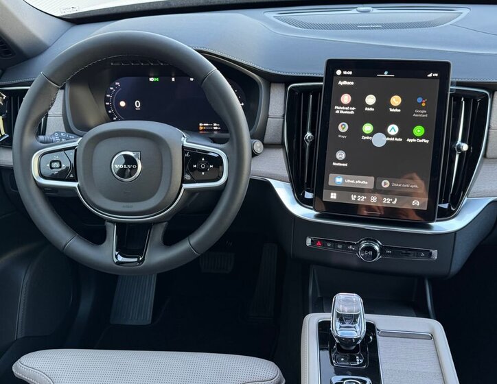 Volvo XC90 SUV / Terénní 2,0 l 335 kw