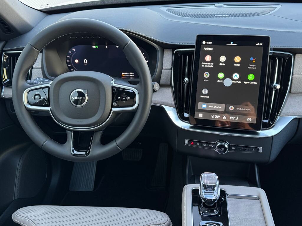 Volvo XC90 SUV / Terénní 2,0 l 335 kw