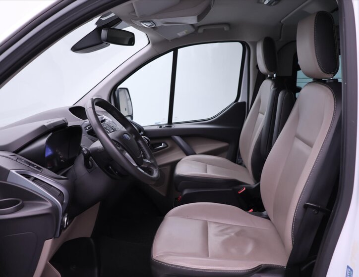 Ford Tourneo Custom Kombi 2,2 l 114 kw