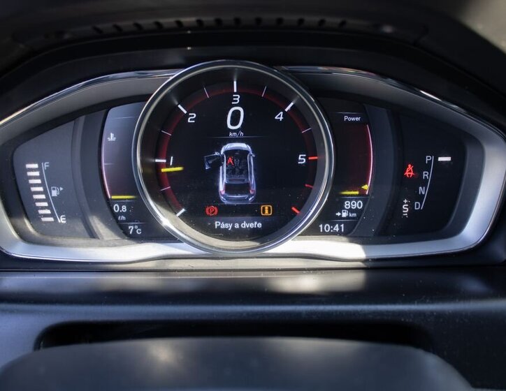 Volvo XC60 SUV / Terénní 2,0 l 140 kw