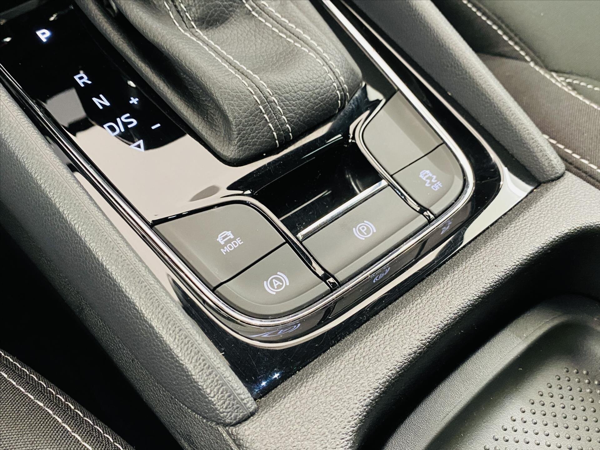 Škoda Karoq SUV / Terénní 1,5 l 110 kw