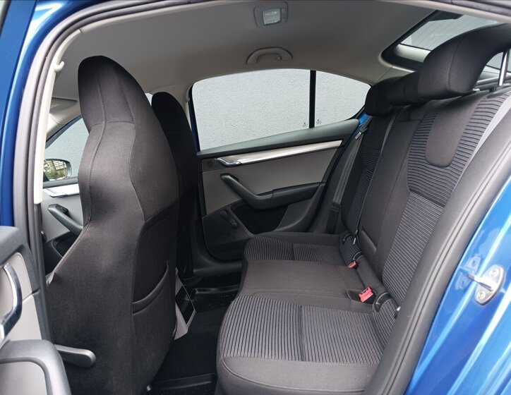 Škoda Octavia Sedan / Limuzína 1,6 l 77 kw