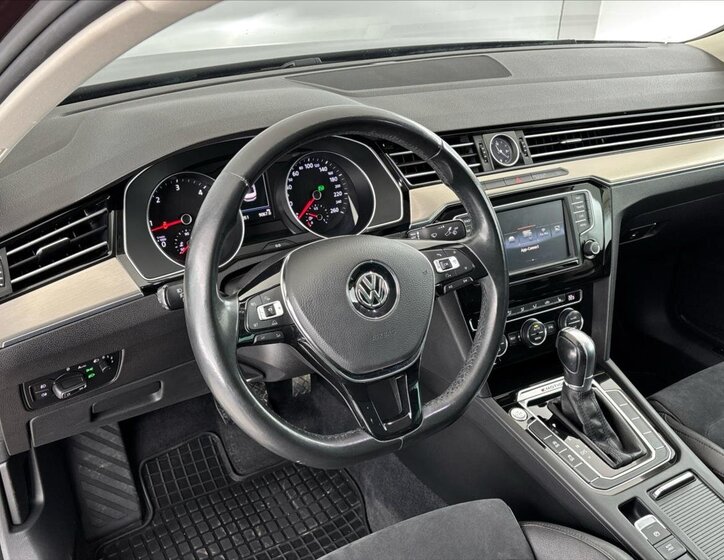 Volkswagen Passat Sedan / Limuzína 2,0 l 140 kw