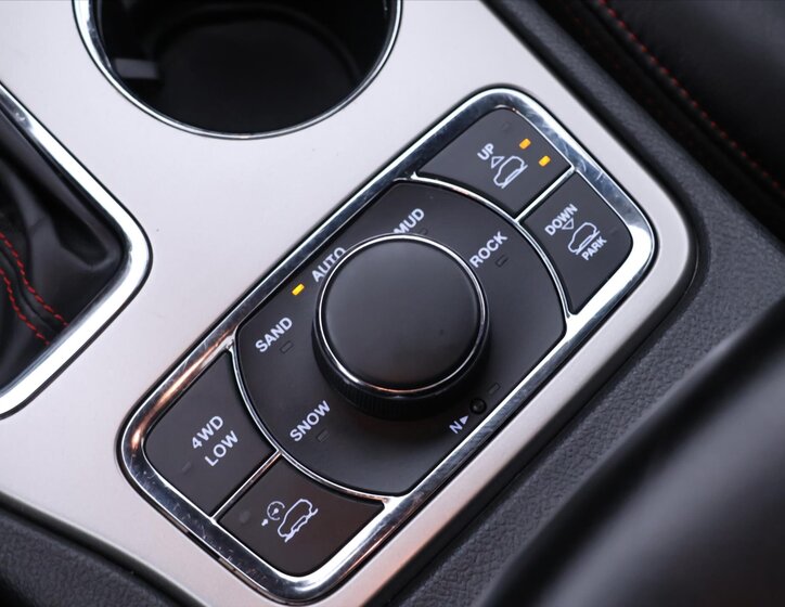 Jeep Grand Cherokee SUV / Terénní 3,0 l 184 kw