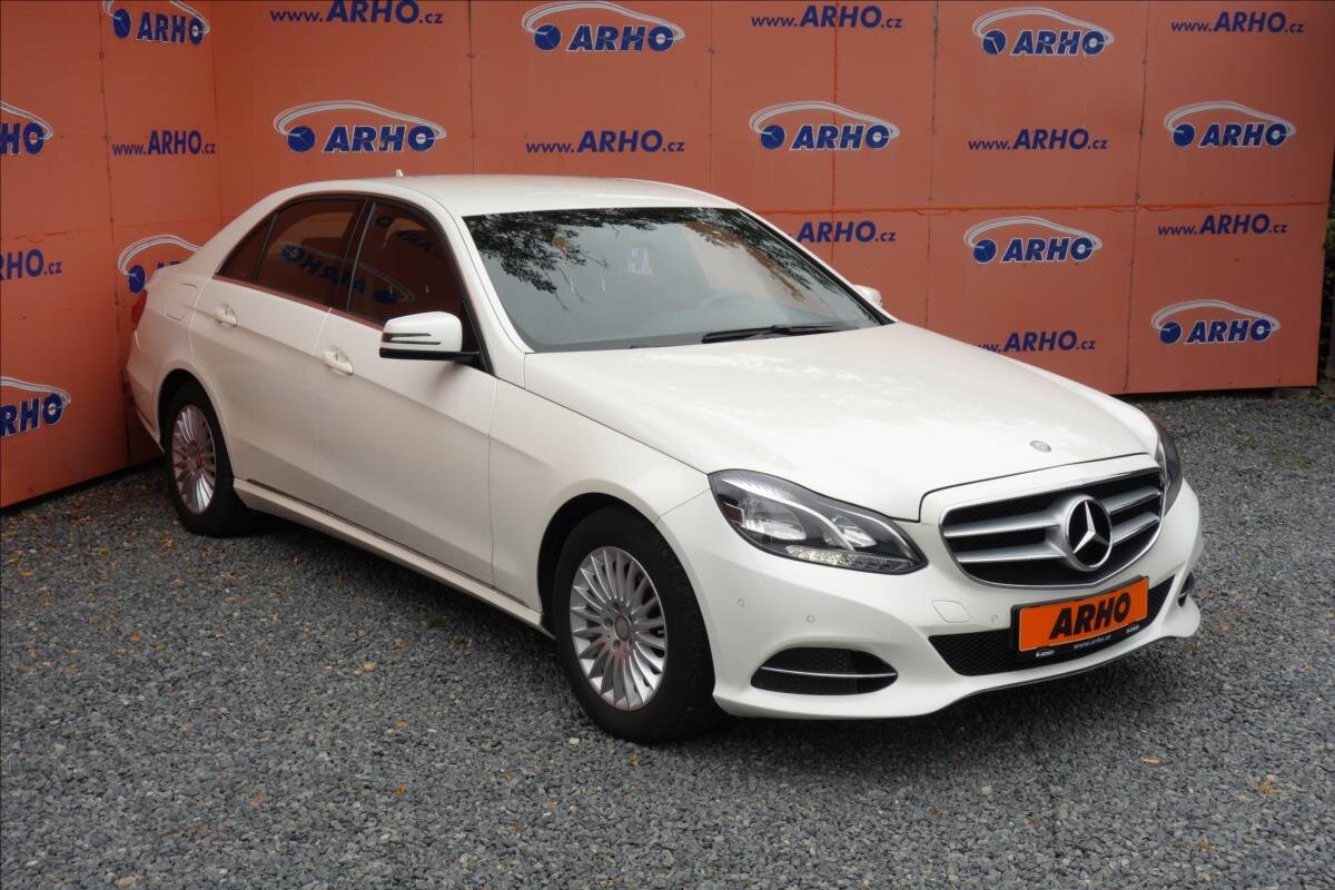 Mercedes-Benz Třídy E Sedan / Limuzína 2,1 l 125 kw