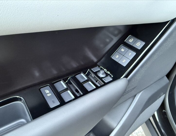 Land Rover Range Rover Velar SUV / Terénní 3,0 l 221 kw