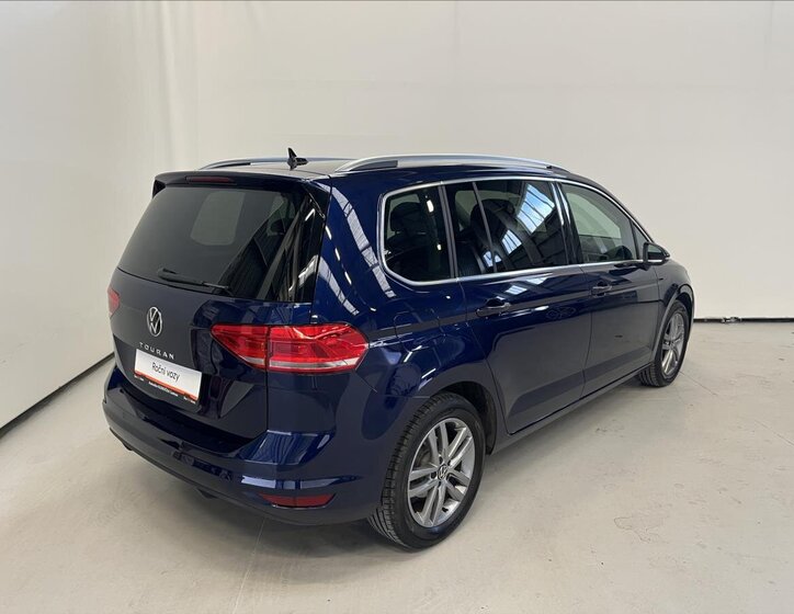 Volkswagen Touran 2