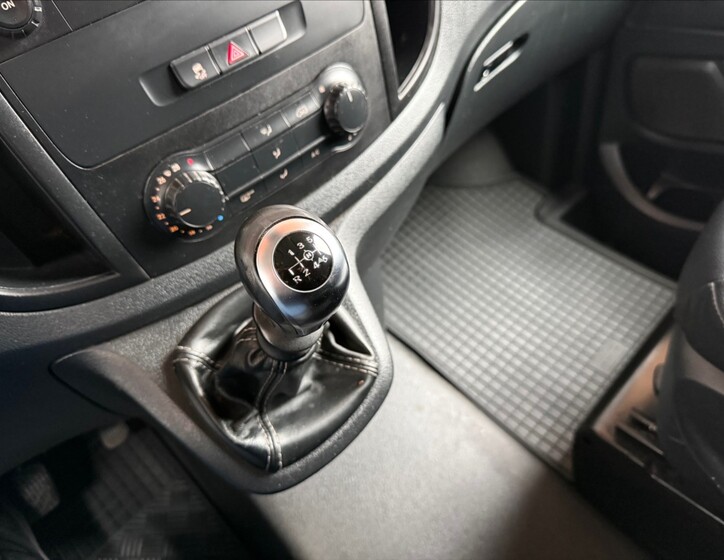 Mercedes-Benz Vito 17