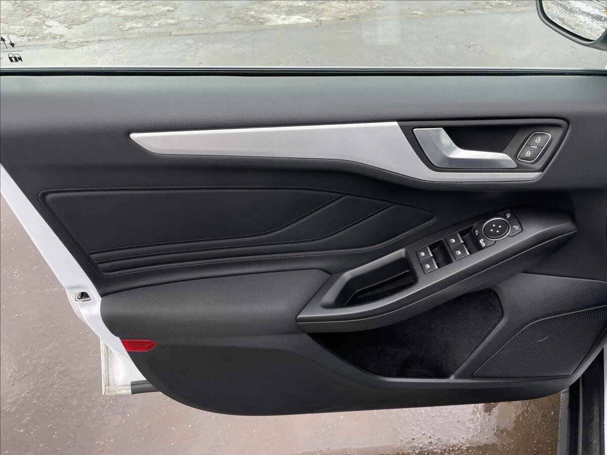 Ford Focus Kombi 999,0 92 kw