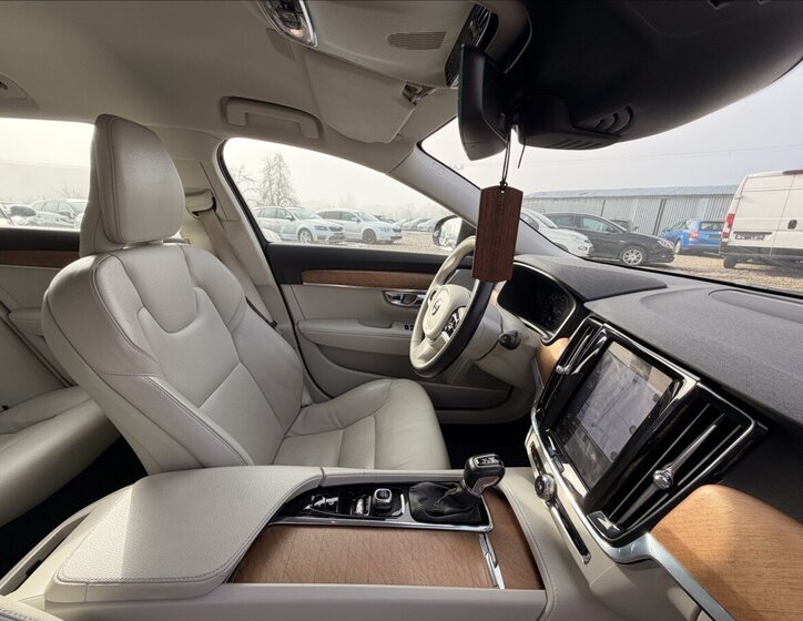 Volvo V90 Kombi 2,0 l 110 kw