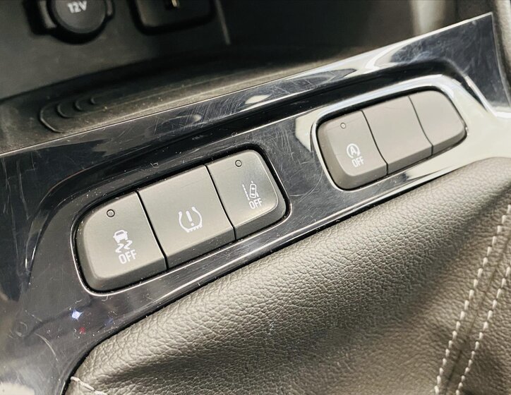 Opel Grandland X SUV / Terénní 1,2 l 96 kw