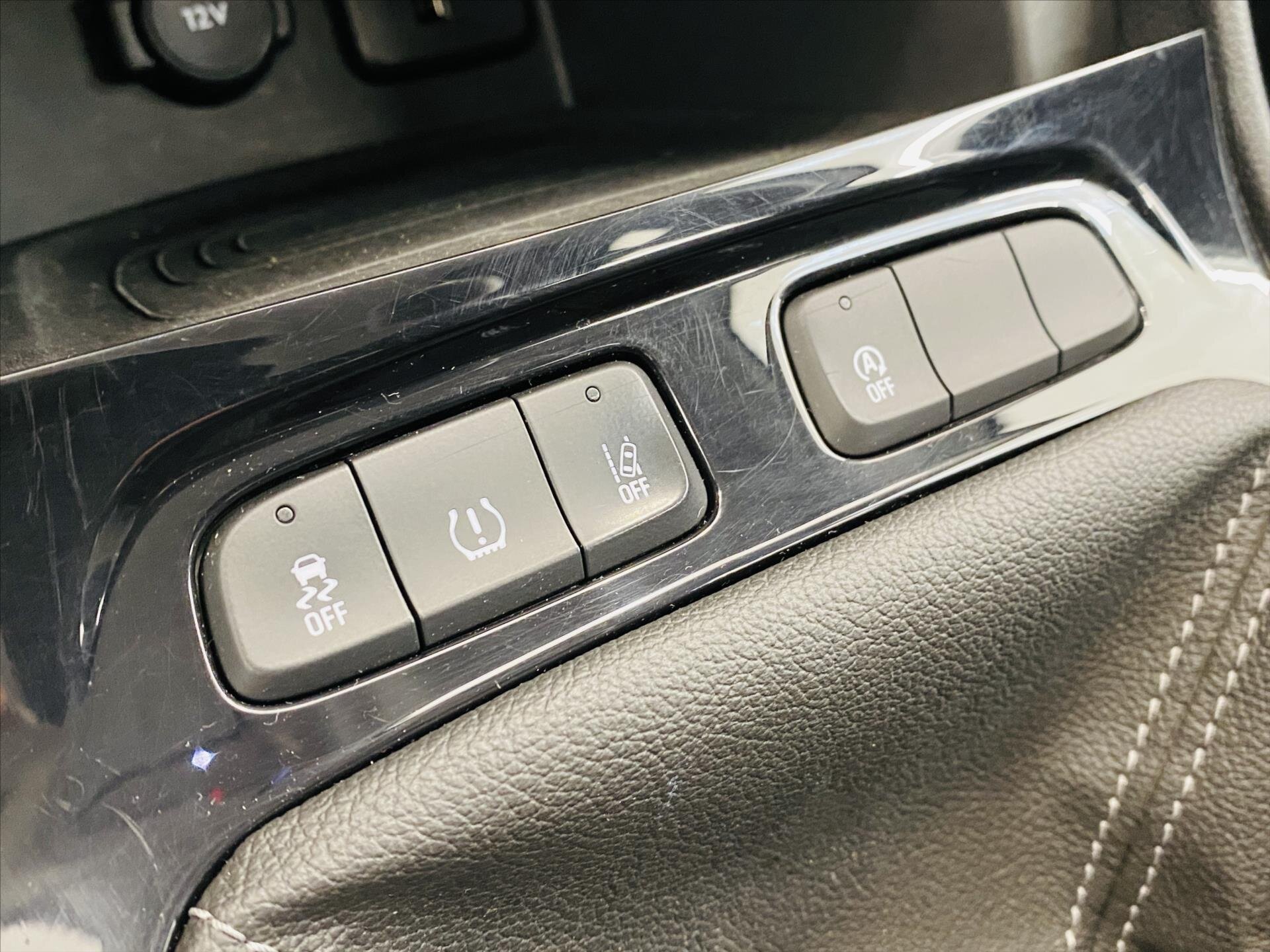 Opel Grandland X SUV / Terénní 1,2 l 96 kw