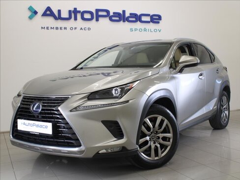 Lexus NX 300h SUV / Terénní 2,5 l 145 kw