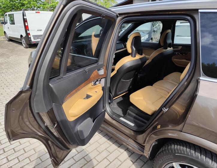 Volvo XC90 31