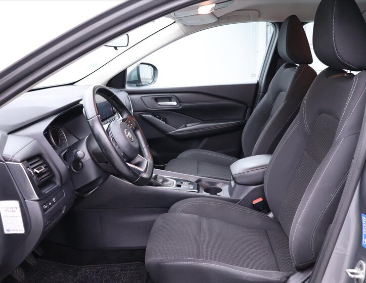 Nissan Qashqai SUV / Terénní 1,3 l 103 kw