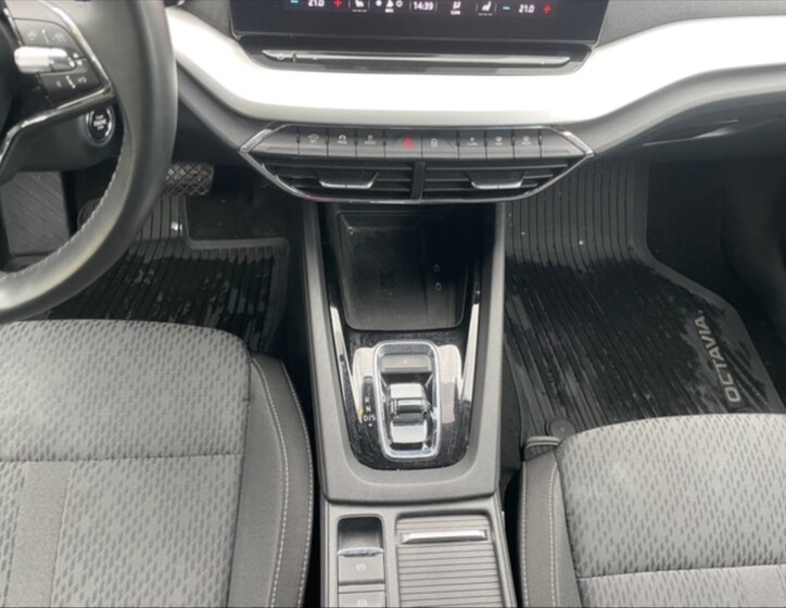 Škoda Octavia 10