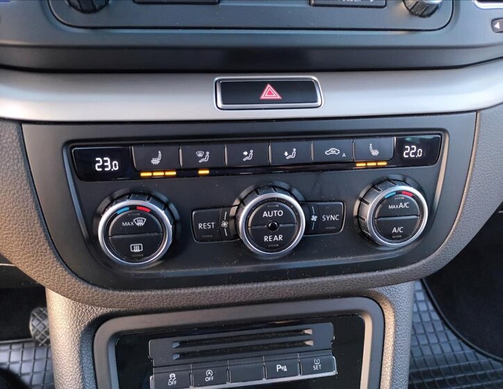 Volkswagen Sharan MPV 2,0 l 103 kw