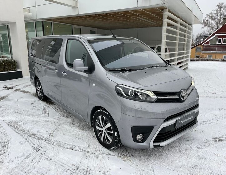 Toyota ProAce Verso 8