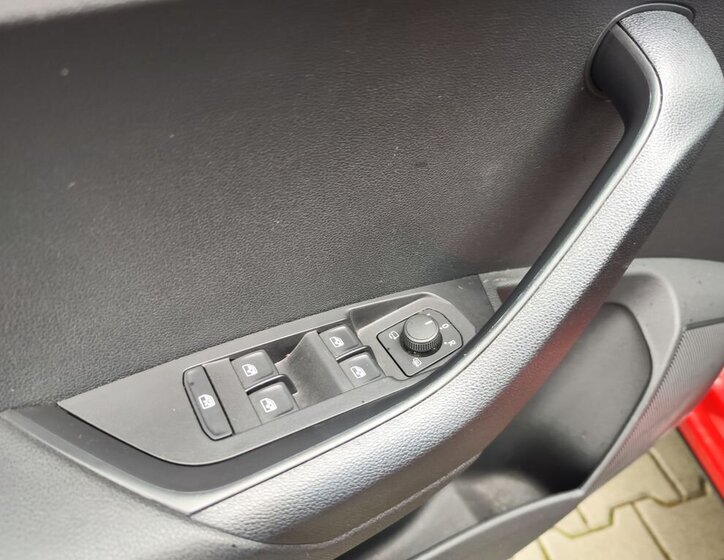 Škoda Karoq SUV 1,5 l 110 kw