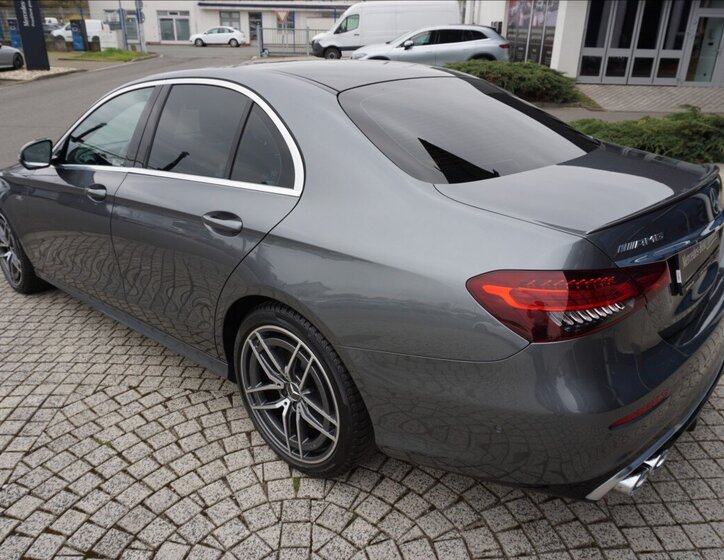 Mercedes-Benz Třídy E Sedan / Limuzína 3,0 l 320 kw
