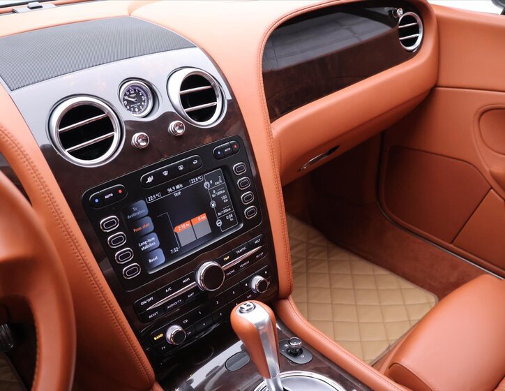 Bentley Continental GT Kupé 6,0 l 412 kw