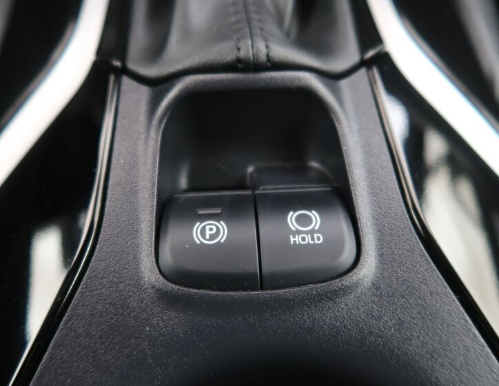 Toyota Corolla Cross Hatchback 2,0 l 112 kw