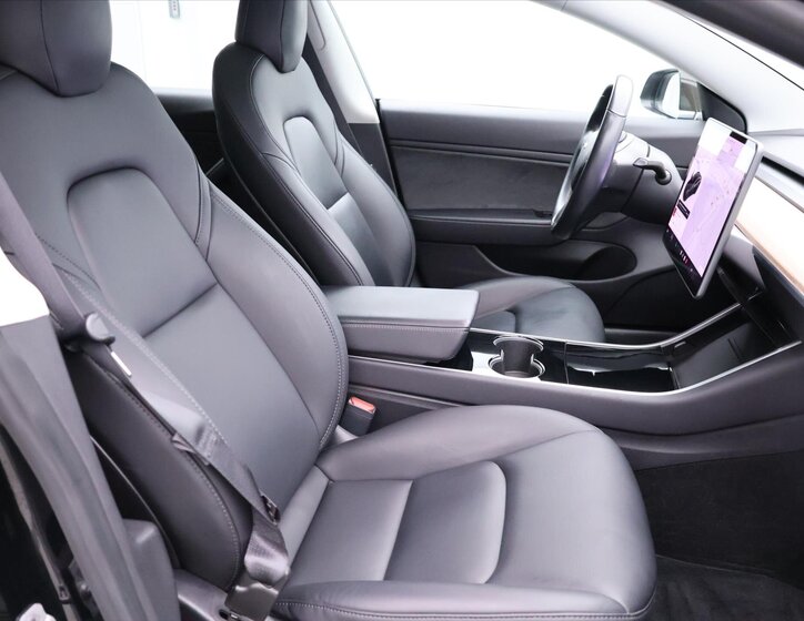 Tesla Model 3 Sedan 0,0 425 kw