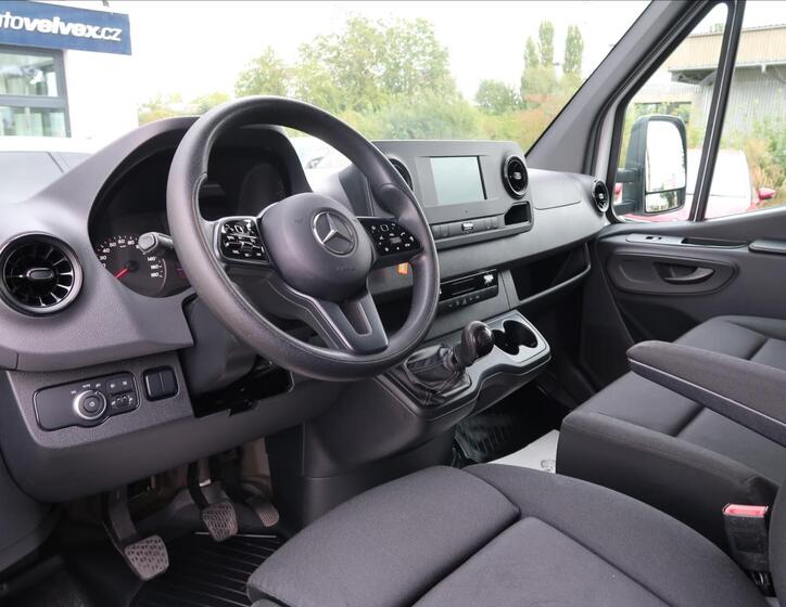 Mercedes-Benz Sprinter 9