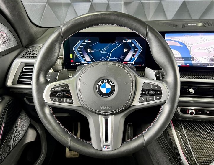 BMW X7 SUV / Terénní 4,4 l 390 kw