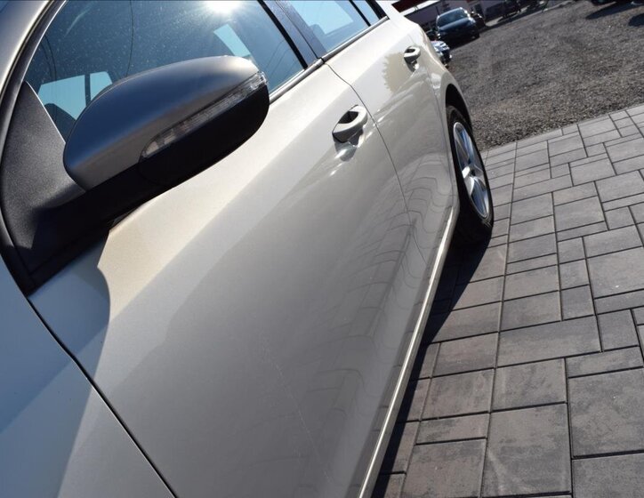 Volkswagen Golf Kombi 1,6 l 66 kw