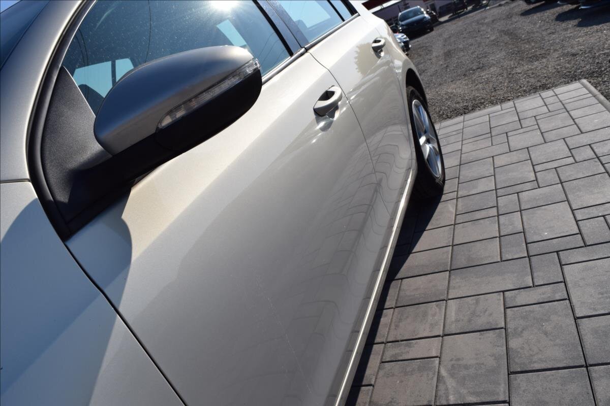 Volkswagen Golf Kombi 1,6 l 66 kw