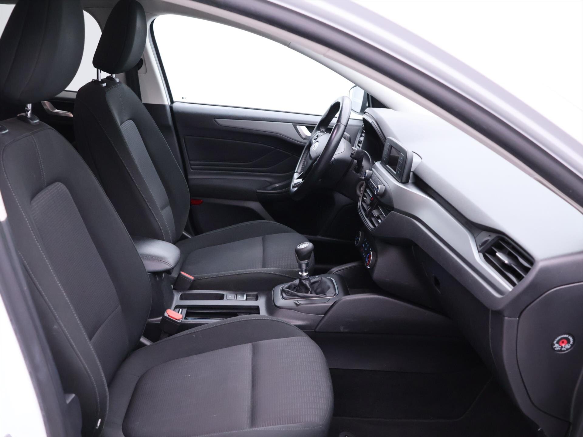 Ford Focus Kombi 999,0 74 kw