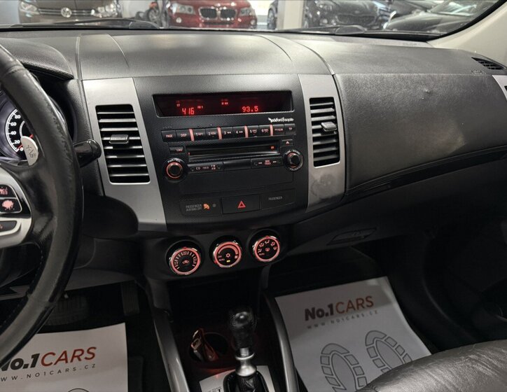 Mitsubishi Outlander SUV / Terénní 2,2 l 115 kw