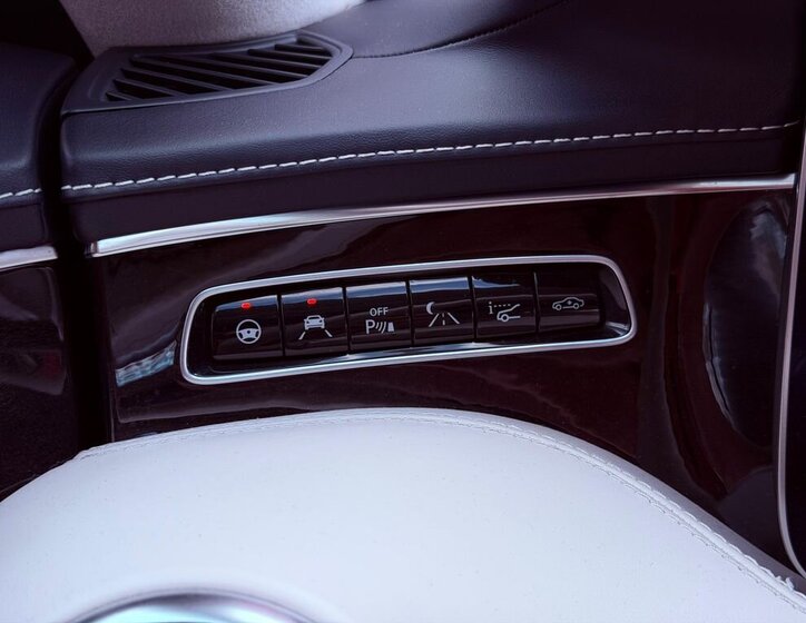 Mercedes-Benz Třídy S Kupé 4,0 l 450 kw