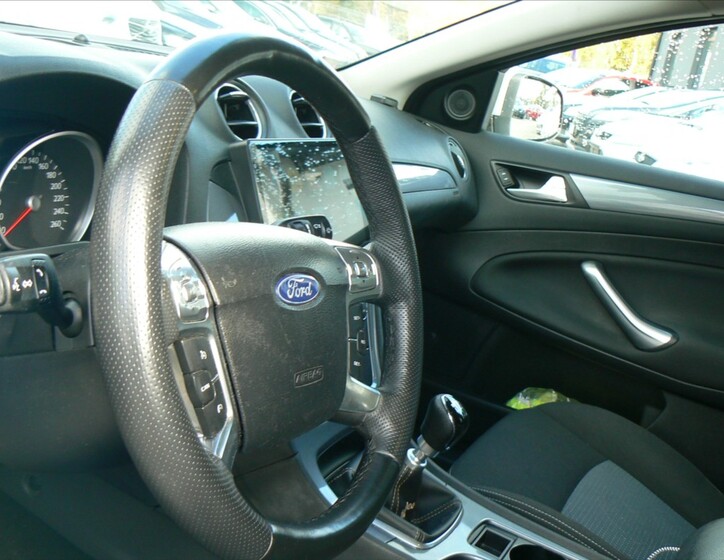 Ford Mondeo 9