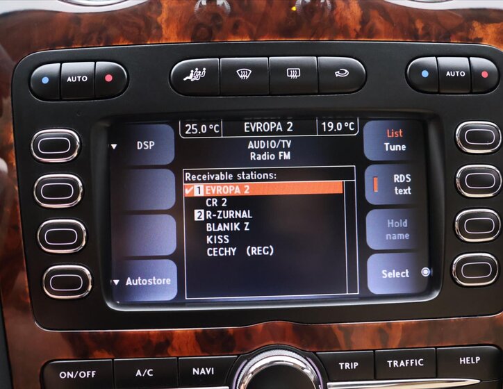 Bentley Continental Flying Spur Sedan 6,0 l 412 kw