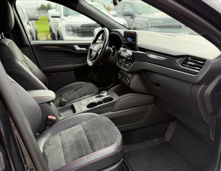 Ford Kuga SUV / Terénní 2,0 l 140 kw